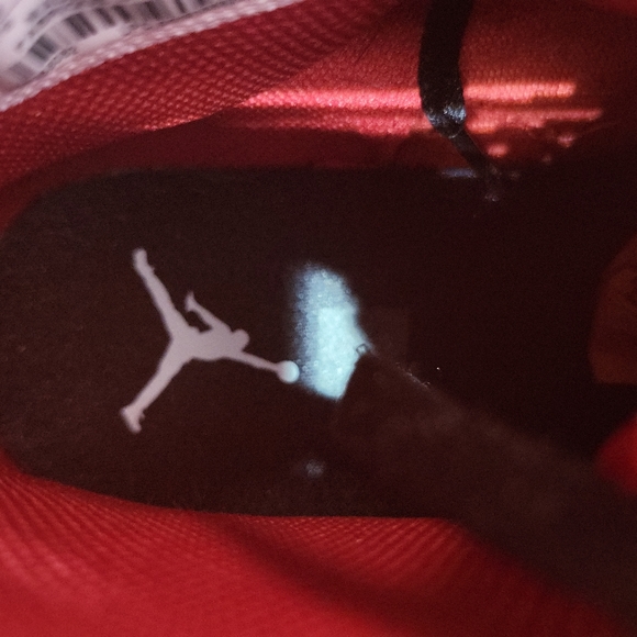 Size11.5- Jordan Legacy 312 Toro 2018 AV3922-601.... Fits Men Size 11.5, Youth S - Picture 11 of 12